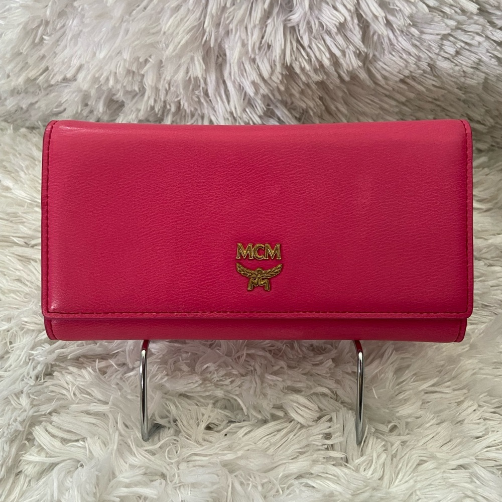 SOLD ❌ Like New Condition MCM Leather Long Pink Wallet 🩷